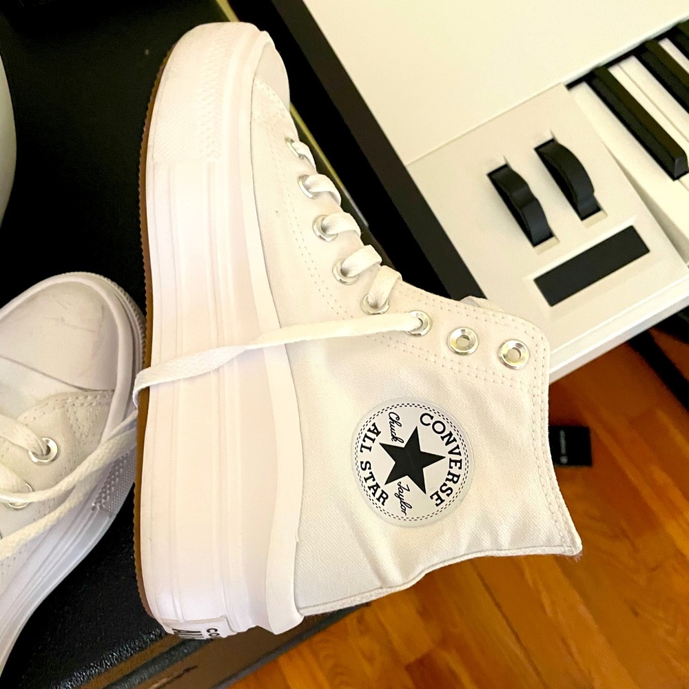 Converse chuck Taylor all stars lift 7 Worn once